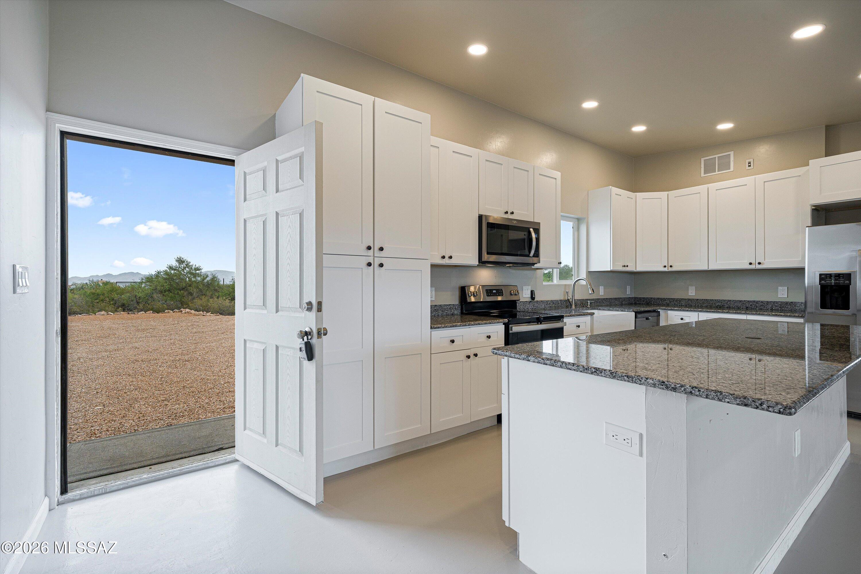 17501 South Wilmot Road Sahuarita, AZ 85629 - Photo 7 of 46