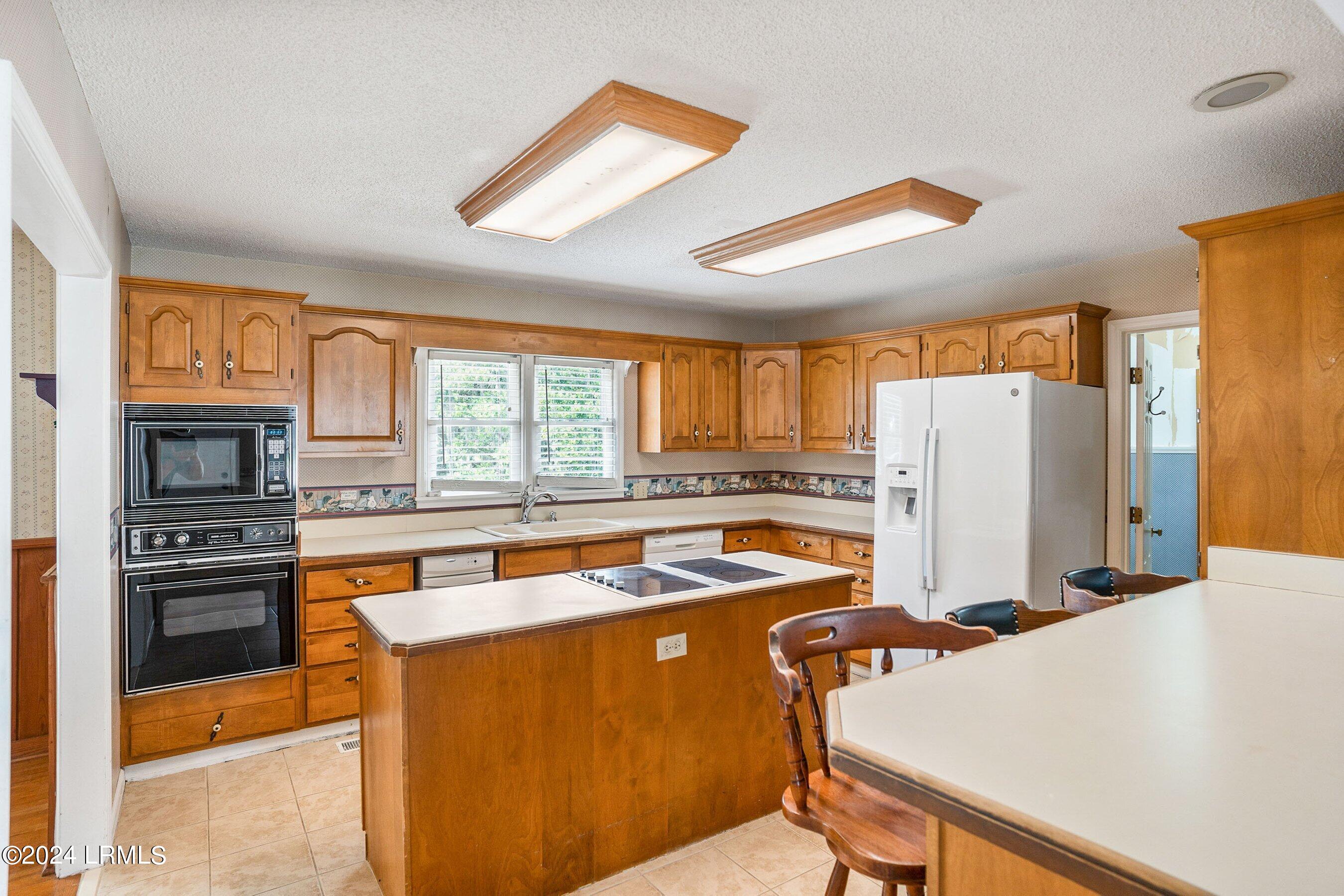 4020 Shell Point Road Beaufort, SC 29906 - Photo 7 of 50 DSC04992-23-1.jpg-SMALL