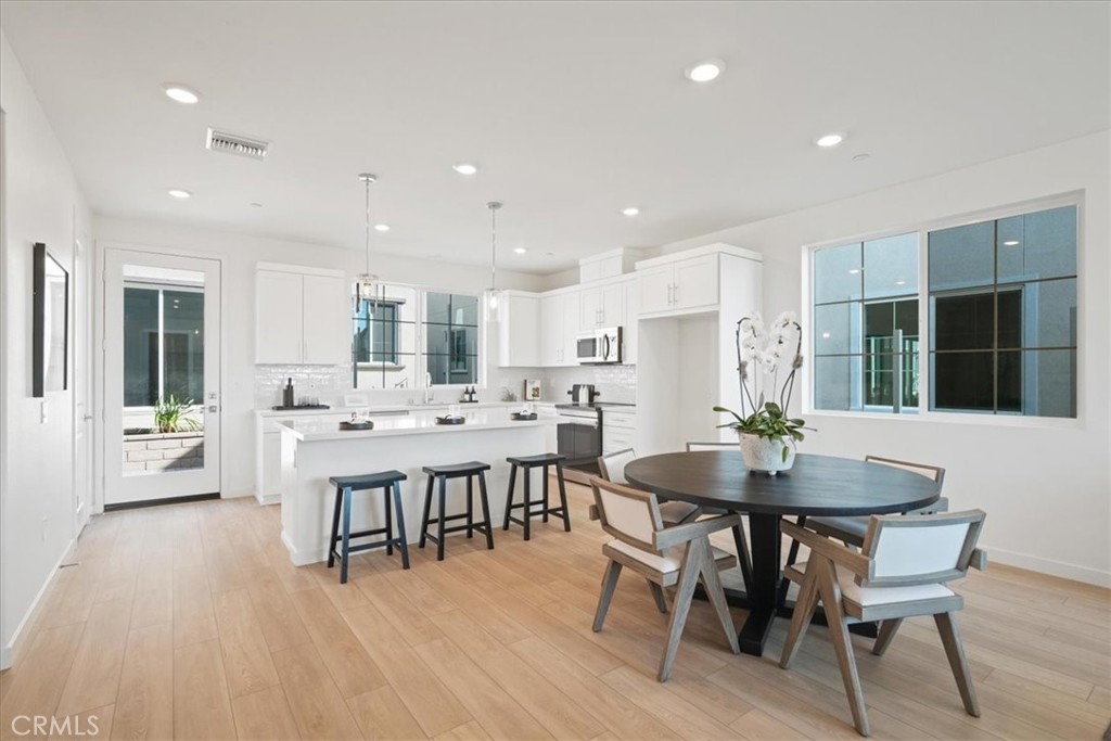 4845 Arroyo Run Moorpark, CA 93021 - Photo 8 of 33 Photos are of model match - exterior and interior finishes may vary