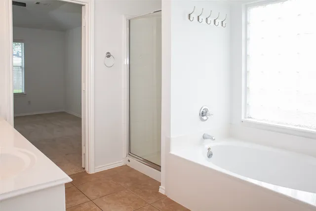 $2,550 | 9402 Borden Bluff Lane, Houston, TX 77095