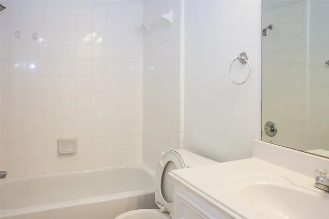 $2,550 | 9402 Borden Bluff Lane, Houston, TX 77095