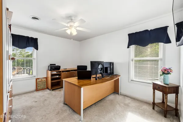 $695,000 | 111 Tradewind Street, Clinton, TN 37716