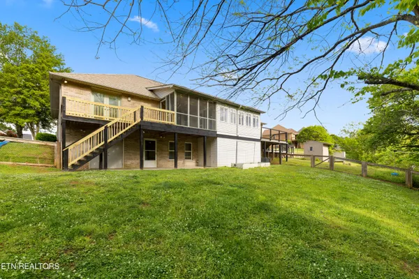 $695,000 | 111 Tradewind Street, Clinton, TN 37716