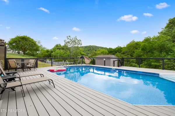 $695,000 | 111 Tradewind Street, Clinton, TN 37716