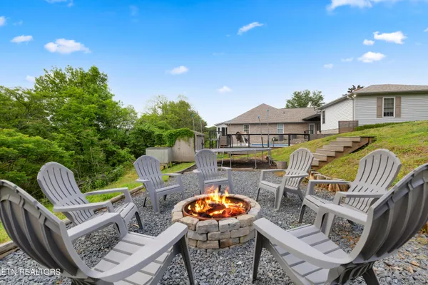 $695,000 | 111 Tradewind Street, Clinton, TN 37716