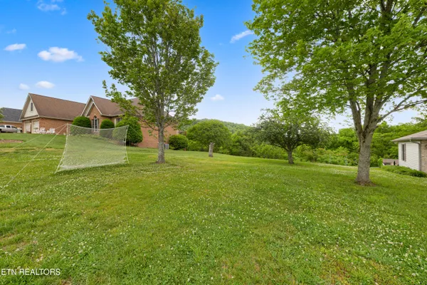 $695,000 | 111 Tradewind Street, Clinton, TN 37716
