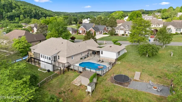 $695,000 | 111 Tradewind Street, Clinton, TN 37716