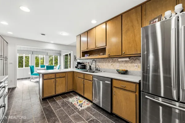 $695,000 | 111 Tradewind Street, Clinton, TN 37716