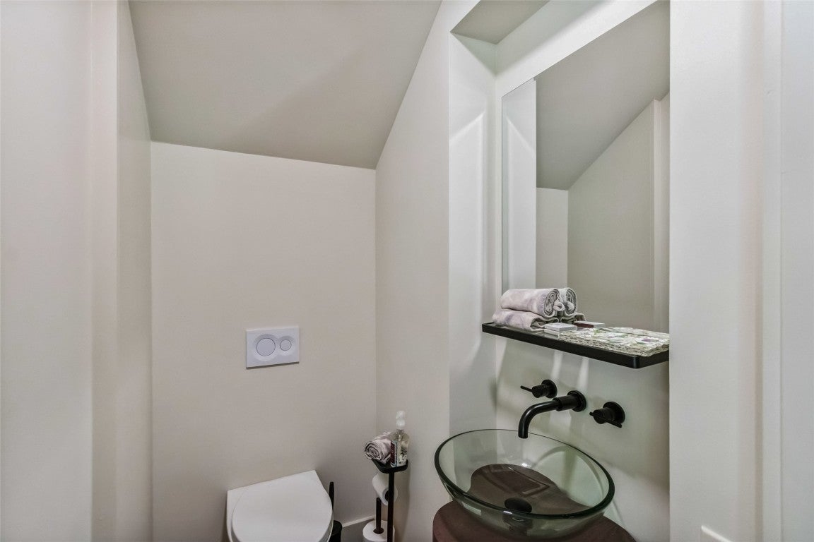 804 Moorewood Road Highlands, NC 28741 - Photo 8 of 54 Half bathroom located on main level just inside entry