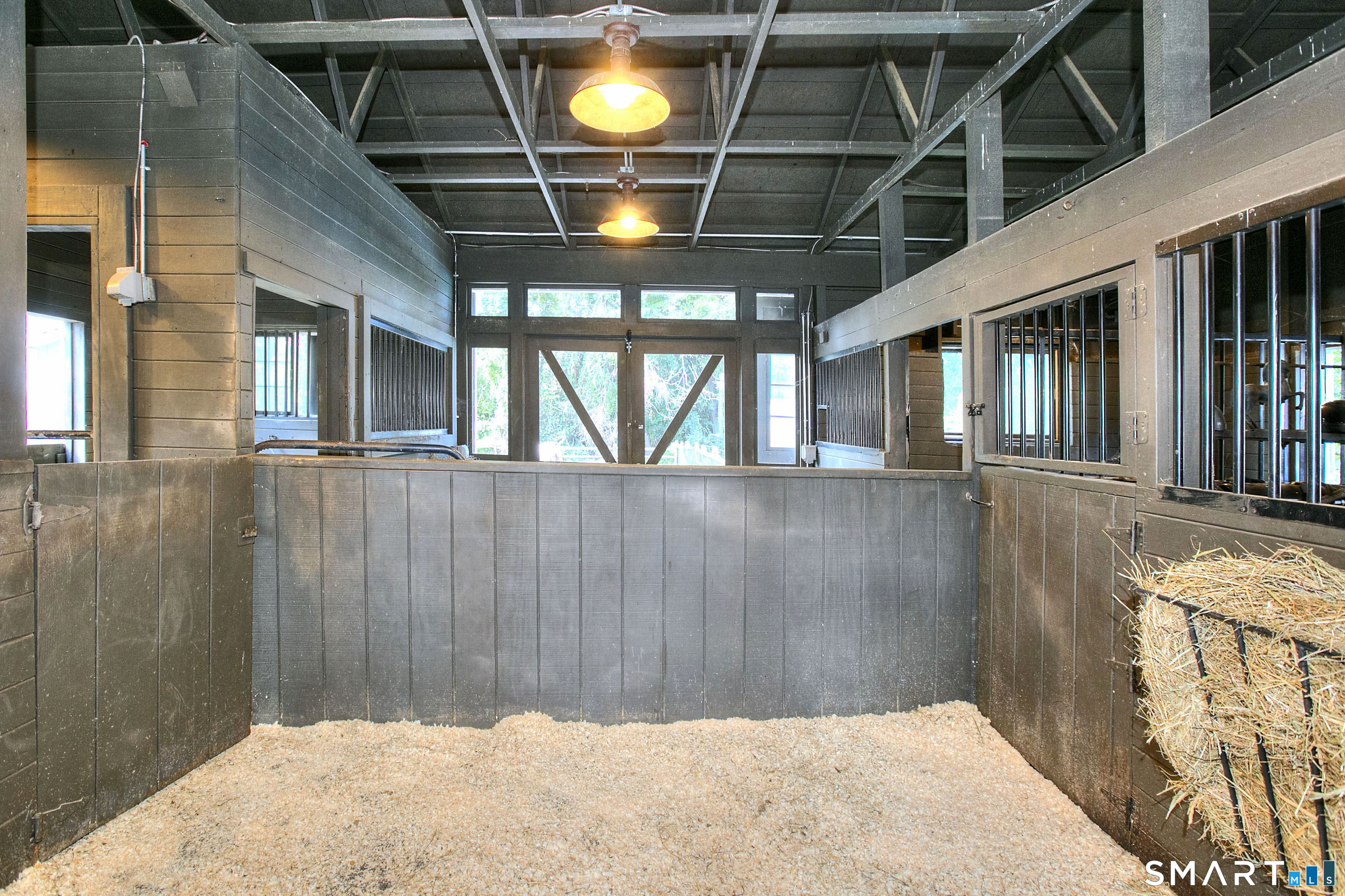 160 Cedar Road Fairfield, CT 06890 - Photo 28 of 39 Gallery Image 28