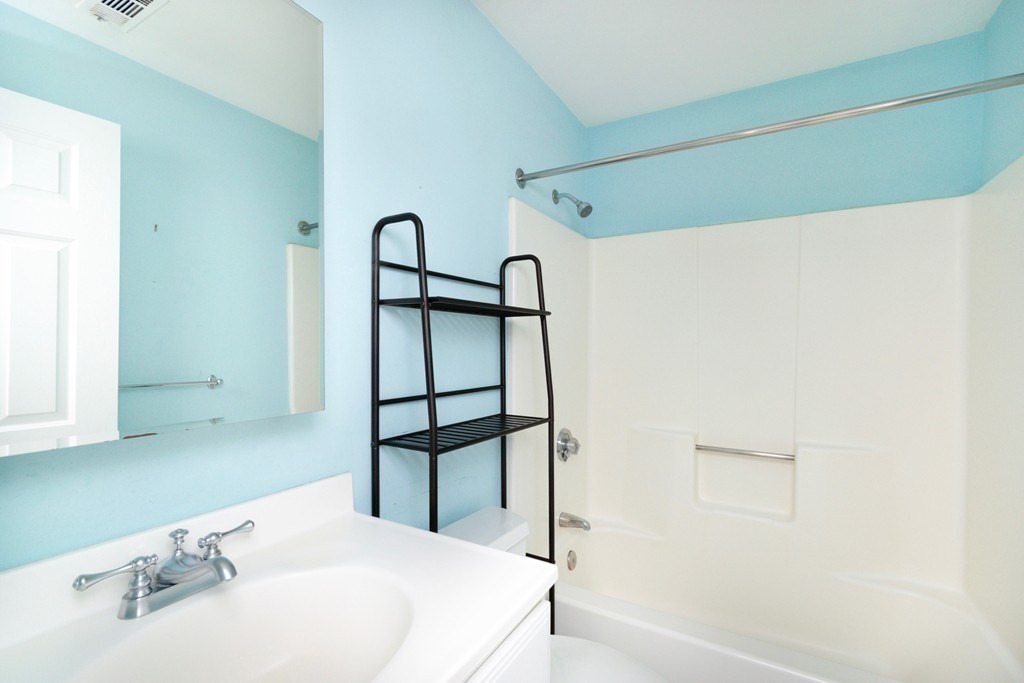 426 Medford Street, Unit 426 Boston, MA 02129 - Photo 10 of 14