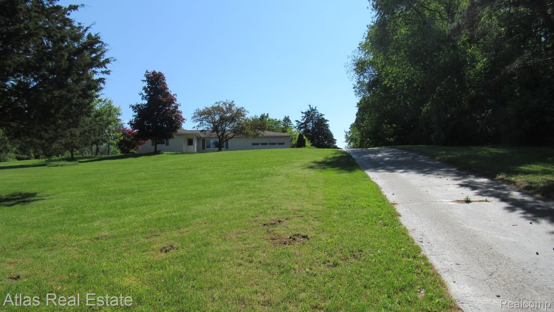 8420 Tindall Road Davisburg, MI 48350 - Photo 3 of 16 IMG_1342.JPG