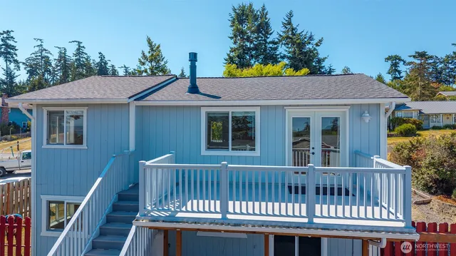 $529,000 | 404 4th Street Northeast, Coupeville, WA 98239