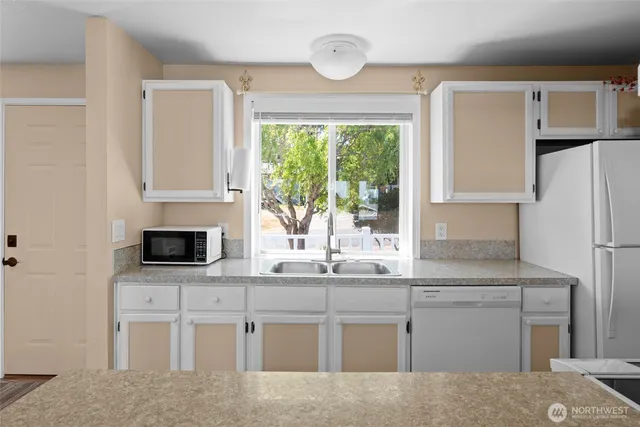 $529,000 | 404 4th Street Northeast, Coupeville, WA 98239