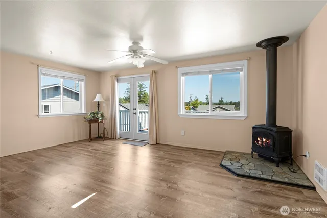 $529,000 | 404 4th Street Northeast, Coupeville, WA 98239