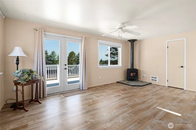 $529,000 | 404 4th Street Northeast, Coupeville, WA 98239