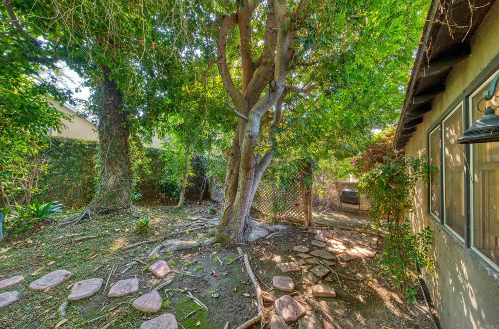 444 North Myrtle Avenue Monrovia, CA 91016 - Photo 32 of 37 a backyard of a house with lots of green space
