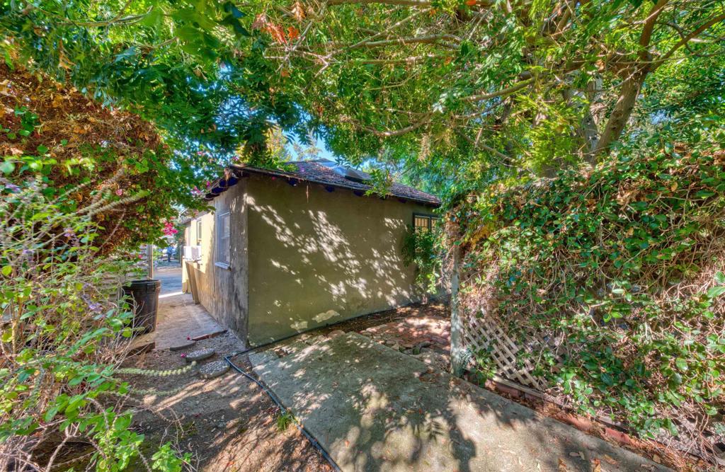 444 North Myrtle Avenue Monrovia, CA 91016 - Photo 34 of 37 a view of a yard