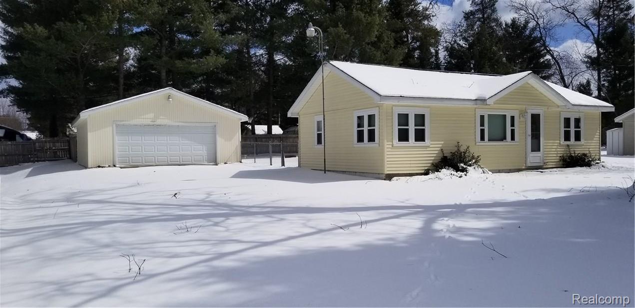 1910 Otsego Road St. Helen, MI 48656 - Photo 1 of 26 20180405_142901.jpg