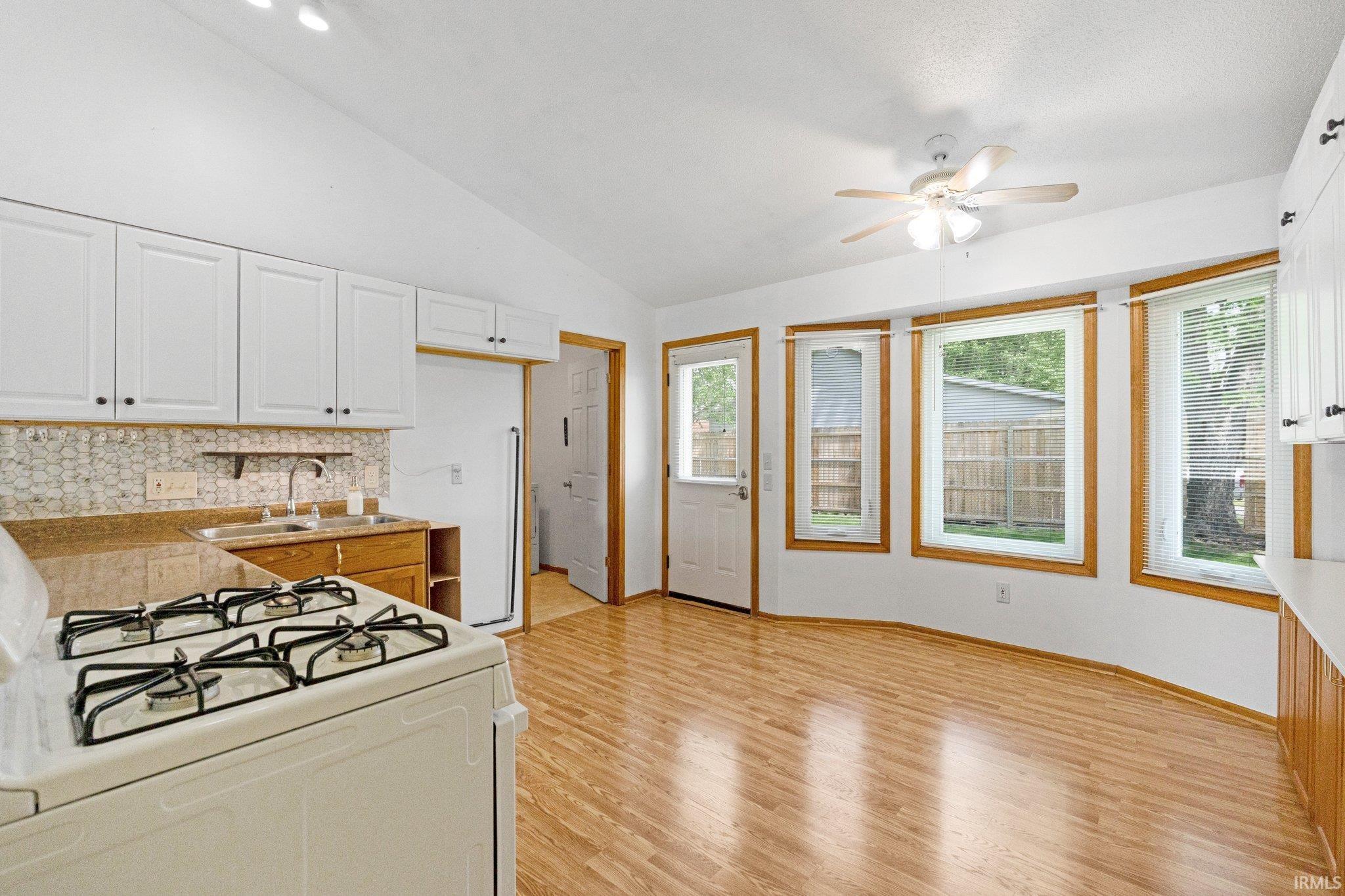 6618 Teal Drive Fort Wayne, IN 46818 - Photo 8 of 33