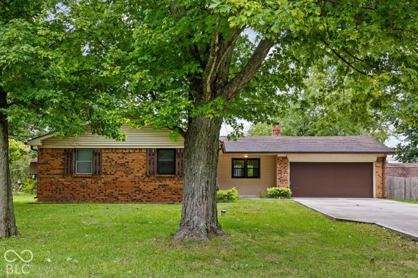 $299,900 | 1648 North Avon Avenue, Avon, IN 46123