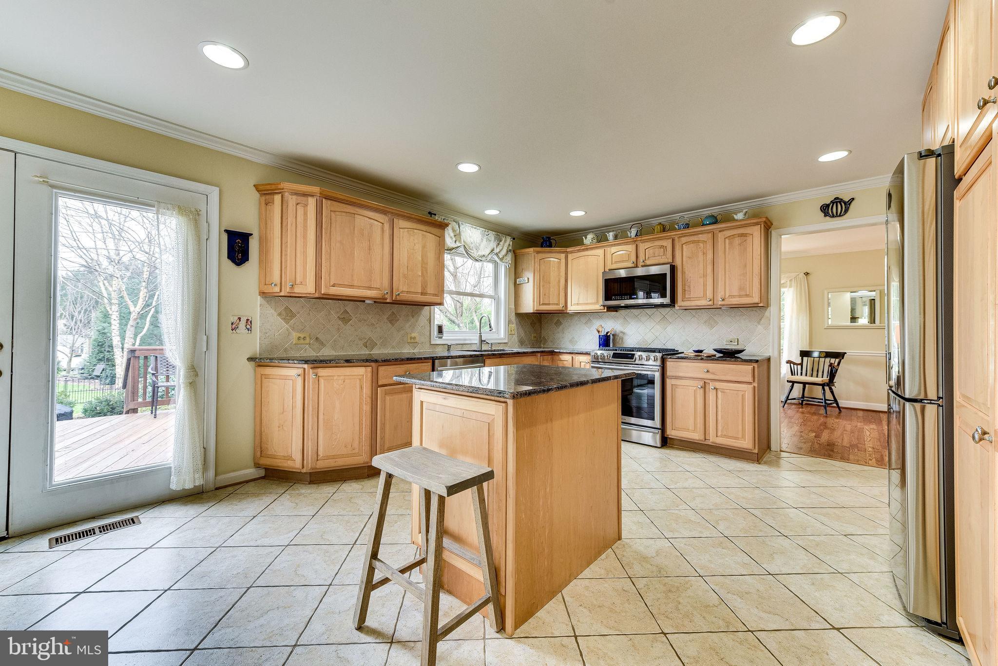 2703 East Ridge Court Oakton, VA 22124 - Photo 9 of 45