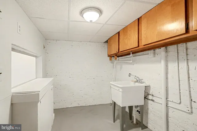 a view of room with closet area