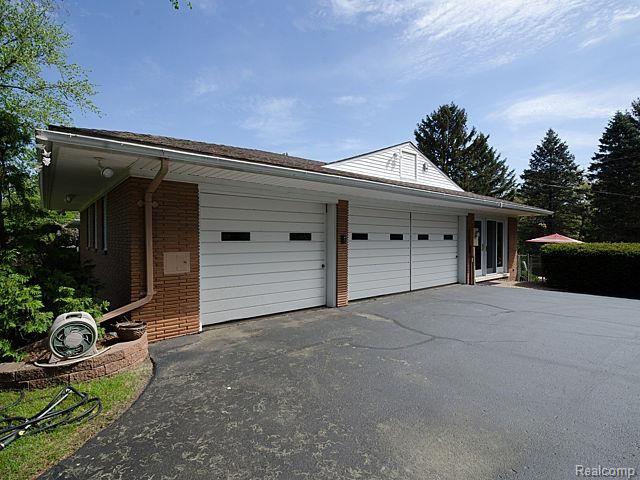 6435 Apple Orchard Lane Rochester Hills, MI 48306 - Photo 35 of 77