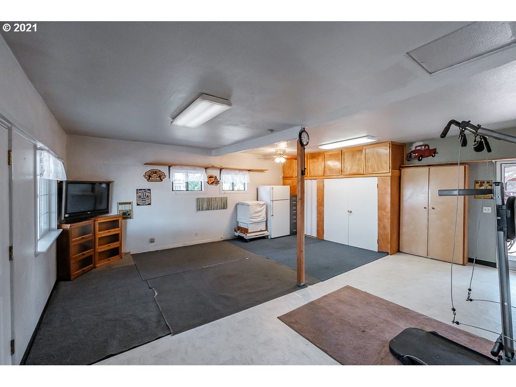 188 Northeast Polk Station Road Dallas, OR 97338 - Photo 15 of 28 Gallery Image 15