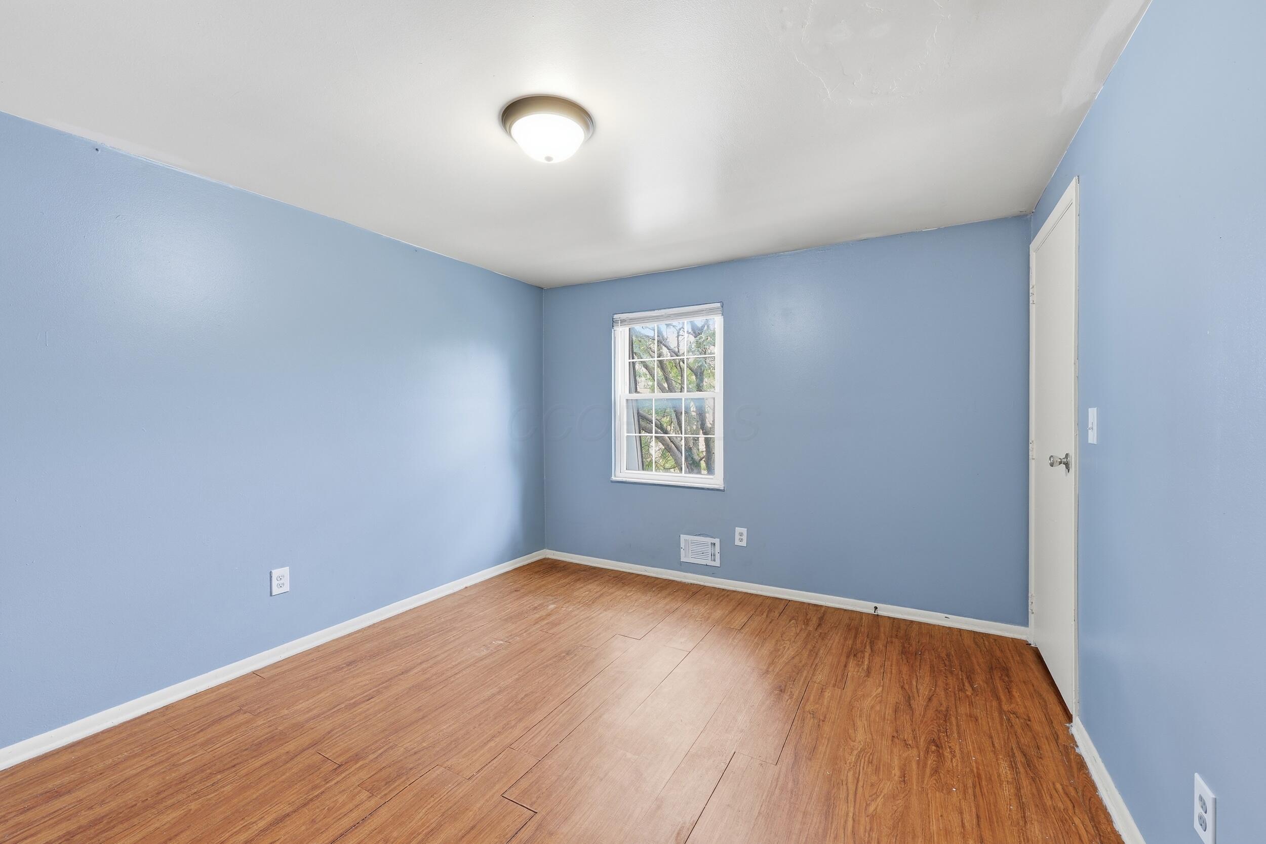5720 Beechcroft Road, Unit H Columbus, OH 43229 - Photo 14 of 19 10_072a9592