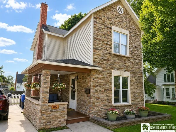 $249,900 | 20 Hoag Avenue, Newstead, NY 14001