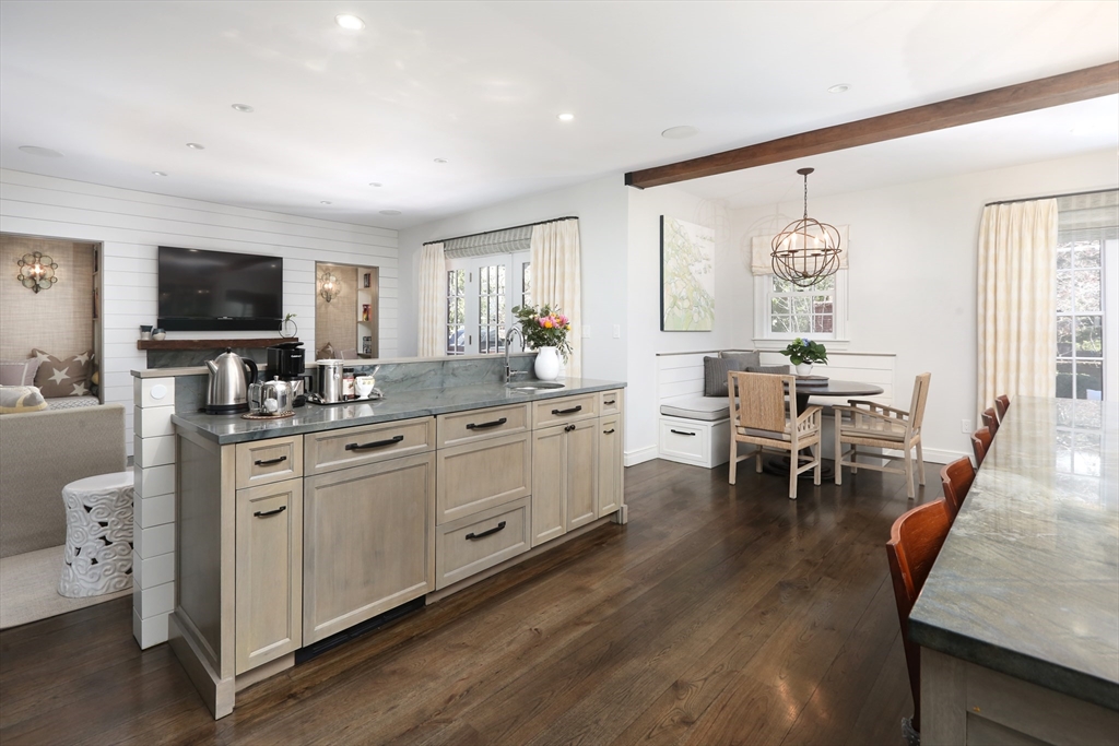 39 Worthington Road Brookline, MA 02446 - Photo 11 of 40