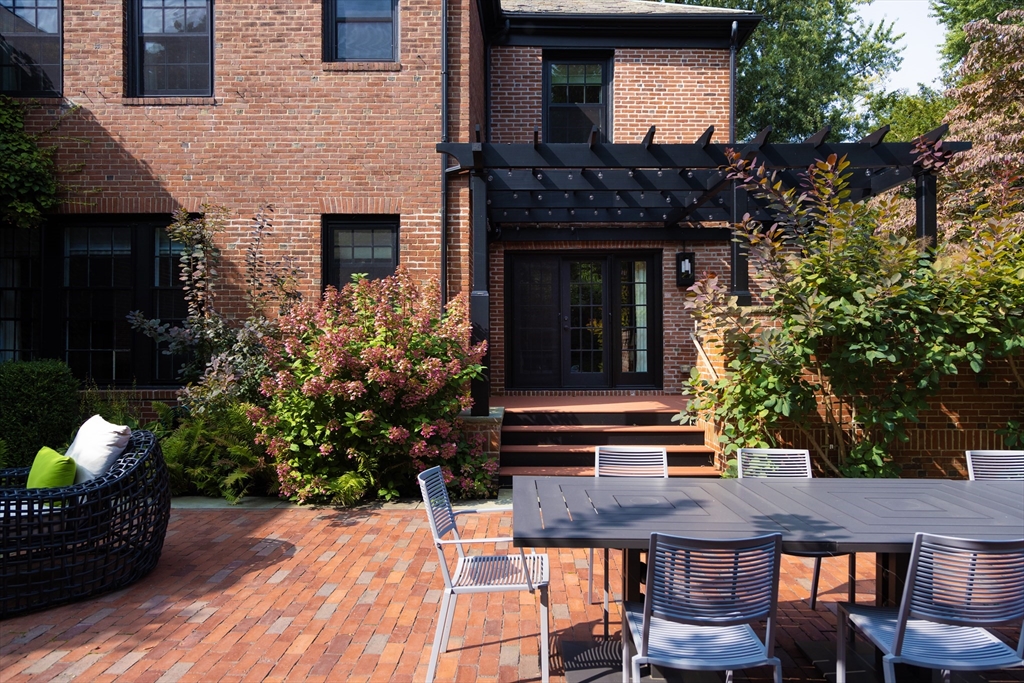 39 Worthington Road Brookline, MA 02446 - Photo 34 of 40