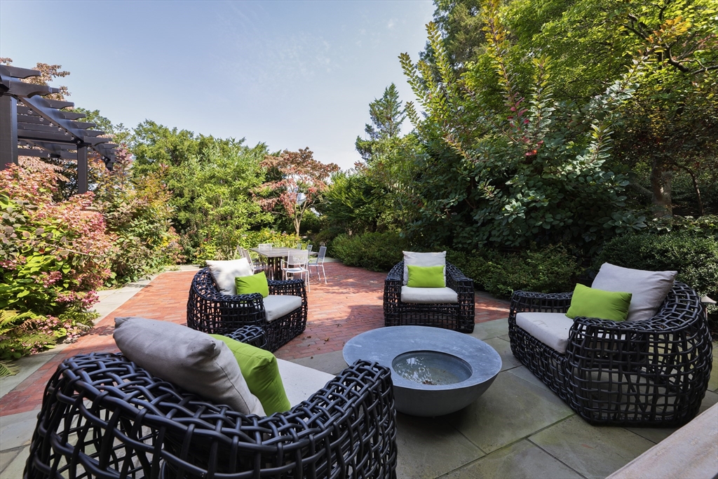 39 Worthington Road Brookline, MA 02446 - Photo 35 of 40