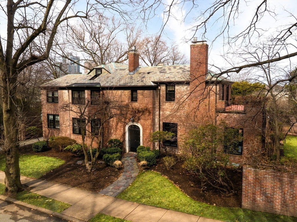 39 Worthington Road Brookline, MA 02446 - Photo 37 of 40