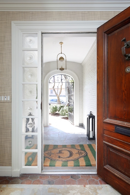 39 Worthington Road Brookline, MA 02446 - Photo 5 of 40