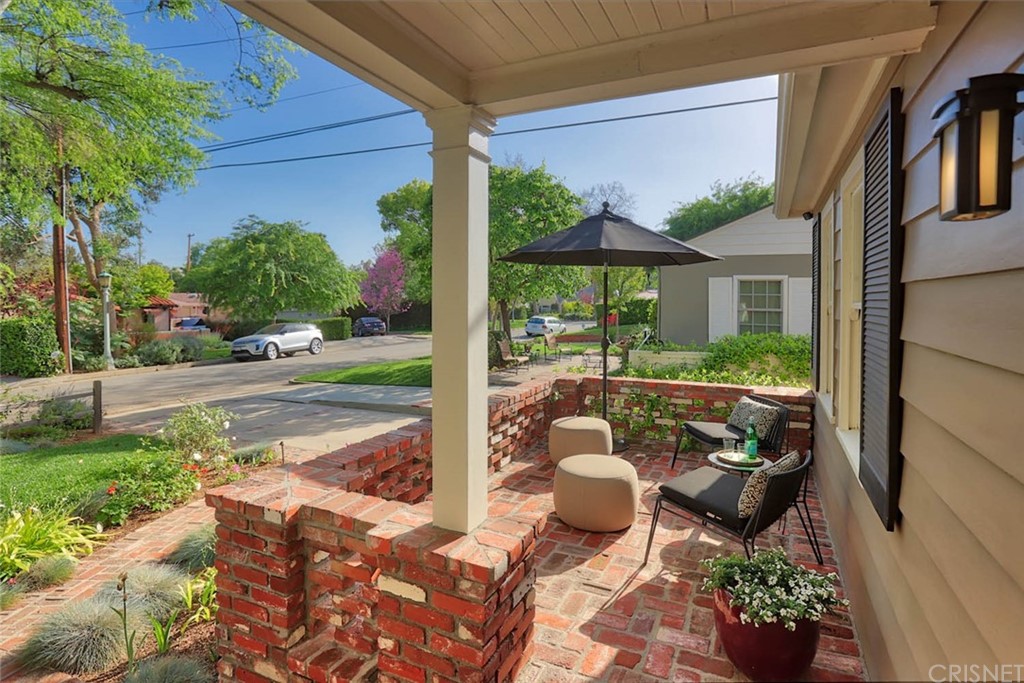 206 Sierra View Road Pasadena, CA 91105 - Photo 11 of 46 a view of balcony with furniture and garden