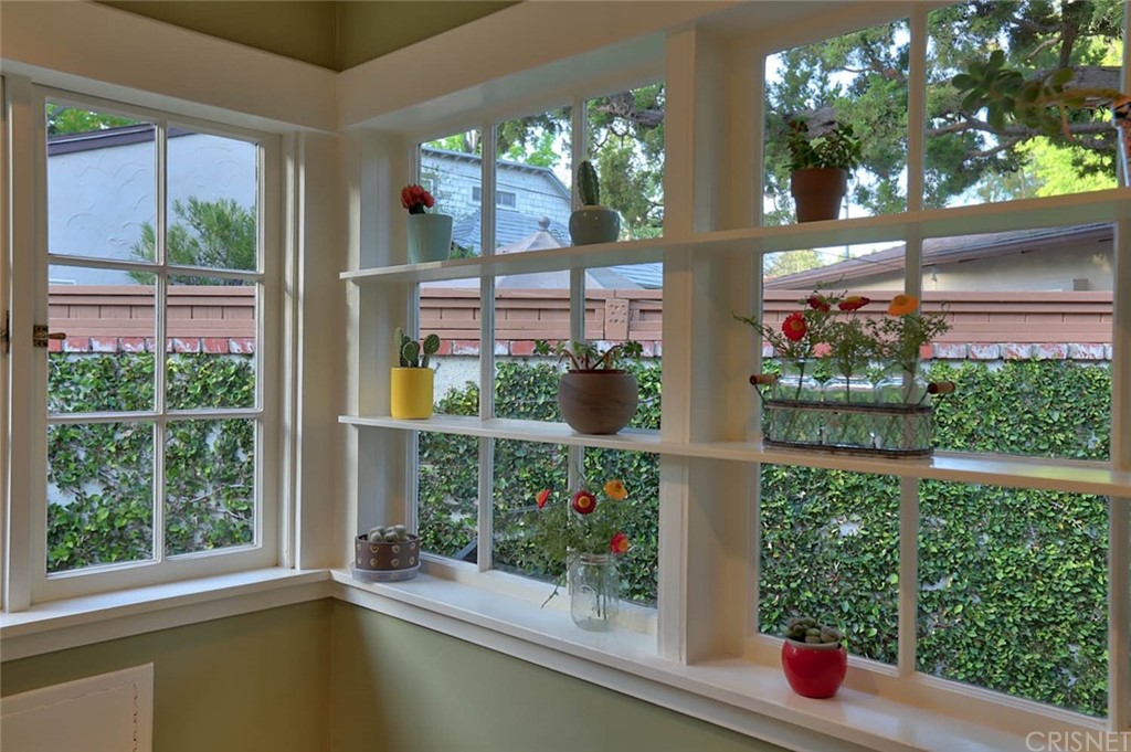 206 Sierra View Road Pasadena, CA 91105 - Photo 24 of 46 a view of swimming pool from a balcony