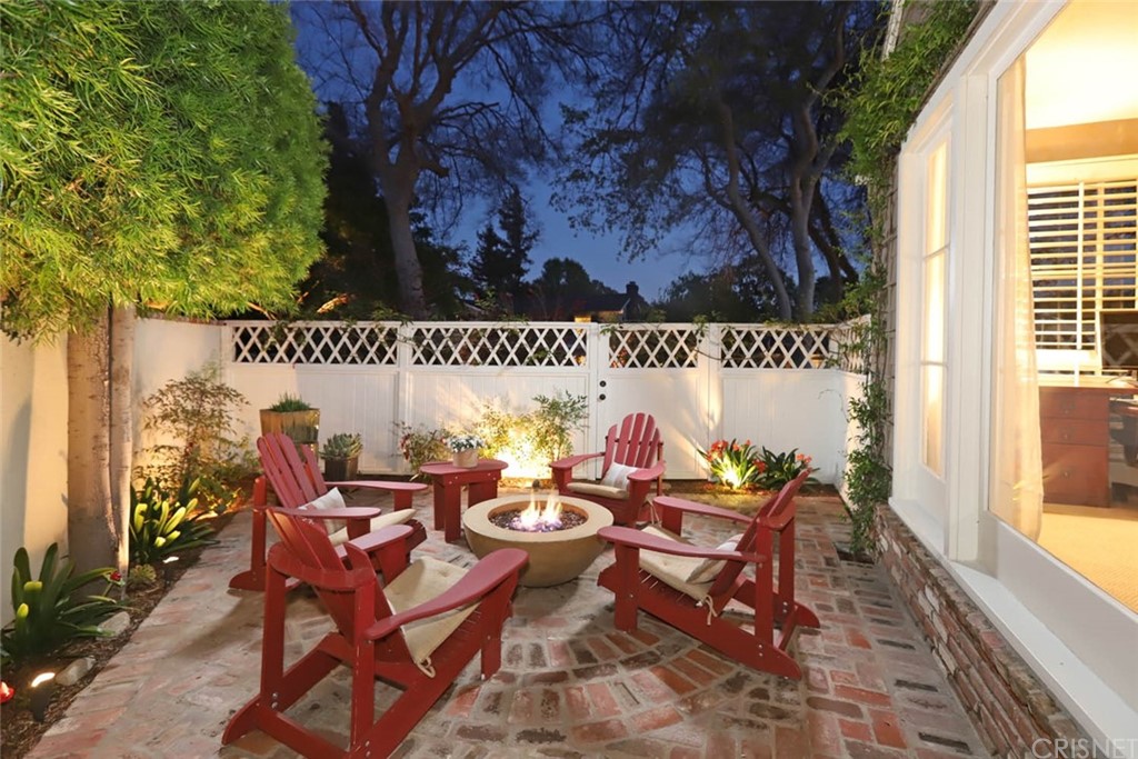 206 Sierra View Road Pasadena, CA 91105 - Photo 34 of 46 a outdoor dining space with furniture and yard