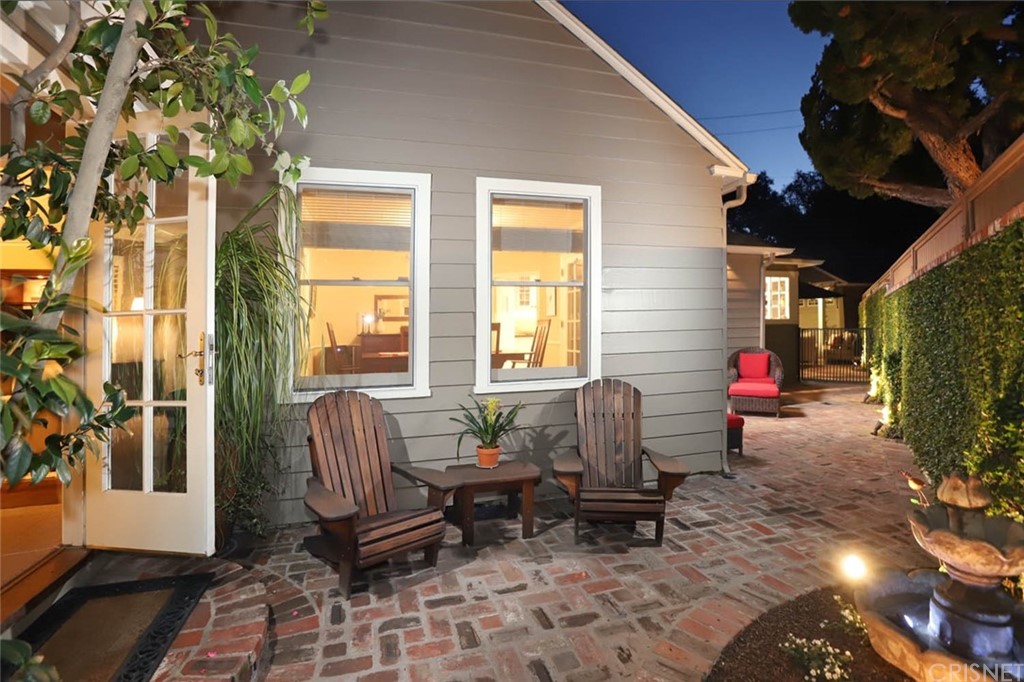 206 Sierra View Road Pasadena, CA 91105 - Photo 36 of 46 a living room with furniture and a window
