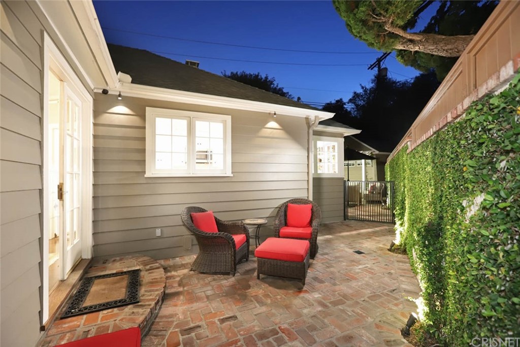 206 Sierra View Road Pasadena, CA 91105 - Photo 37 of 46 a outdoor view with sitting space