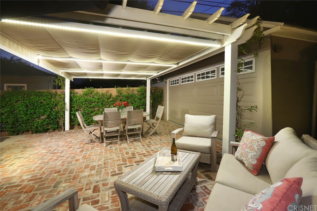 206 Sierra View Road Pasadena, CA 91105 - Photo 38 of 46 a building outdoor space with patio furniture