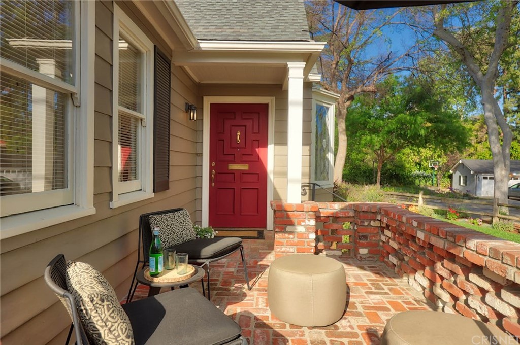 206 Sierra View Road Pasadena, CA 91105 - Photo 6 of 46 a building outdoor space with patio furniture