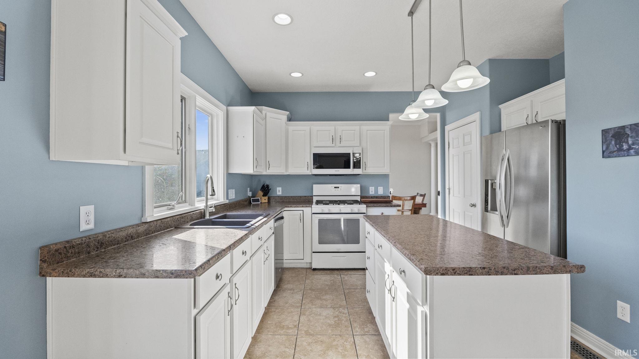 2411 Stonebriar Road Fort Wayne, IN 46814 - Photo 10 of 36 Gallery Image 10