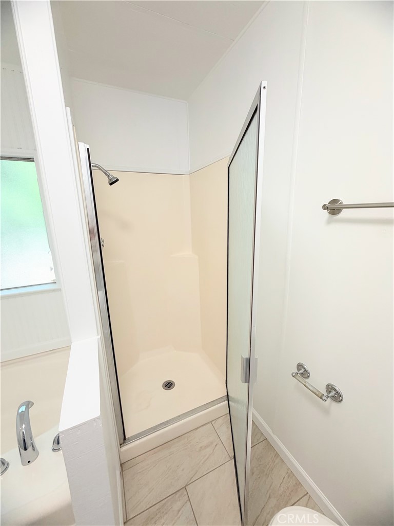 9390 Lott Road Durham, CA 95938 - Photo 18 of 40 Walk-in Shower in Primary Bathroom