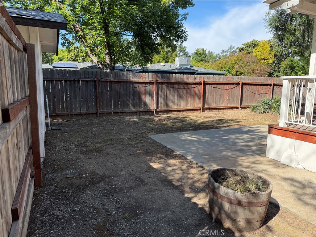 9390 Lott Road Durham, CA 95938 - Photo 26 of 40 Side yard