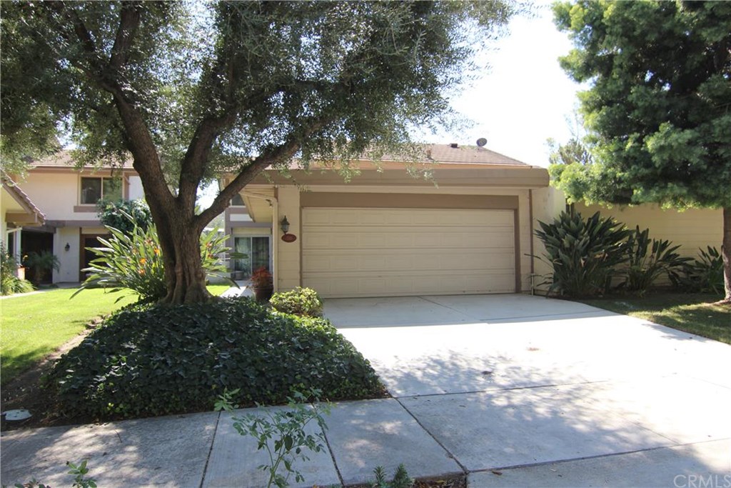 720 Vía Zapata Riverside, CA 92507 - Photo 1 of 1