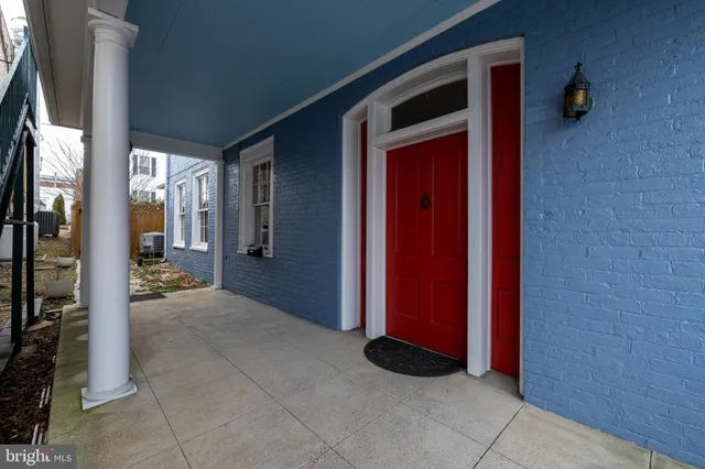 $429,900 | 221 West Main Street, Luray, VA 22835