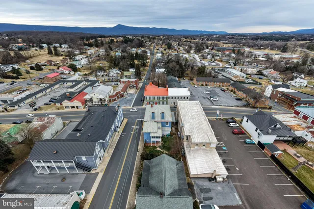 $429,900 | 221 West Main Street, Luray, VA 22835