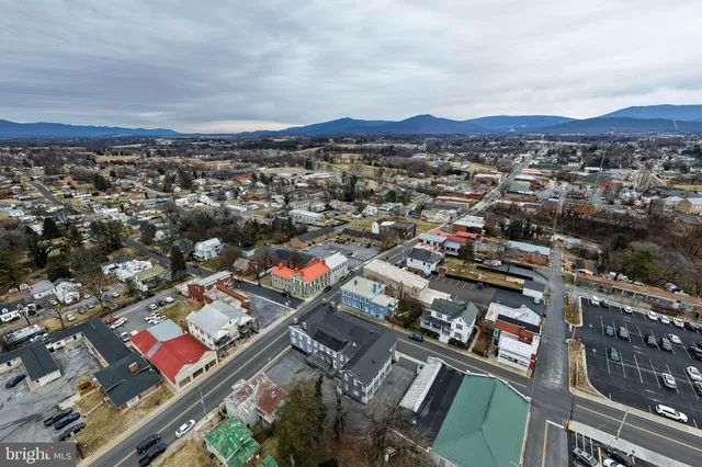 $429,900 | 221 West Main Street, Luray, VA 22835